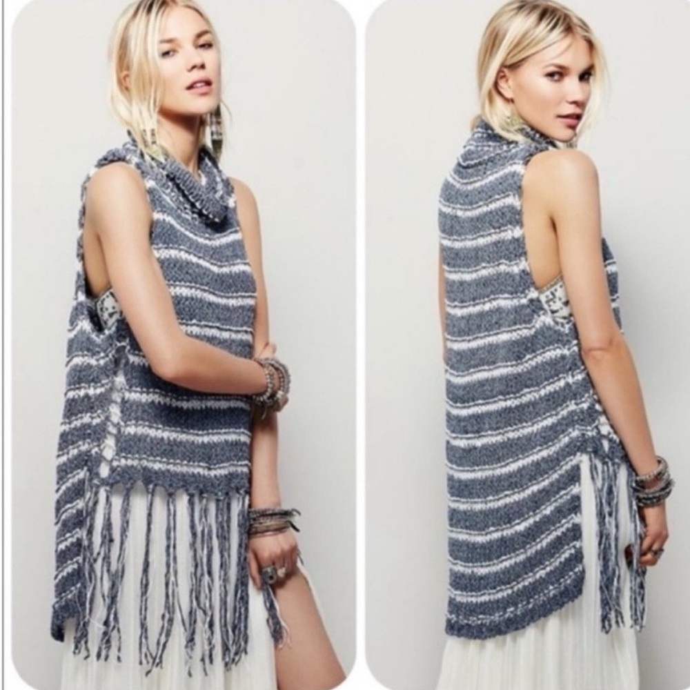Gray Striped Sleeveless Fringe Knit Top